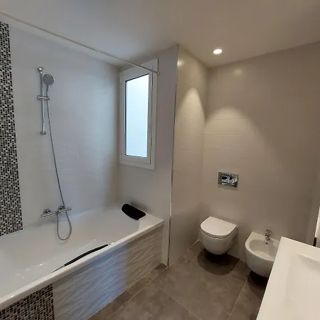 Atic Al Centre De شقة *